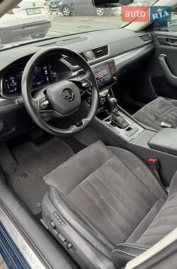 Лифтбек Skoda Superb 2022 в 