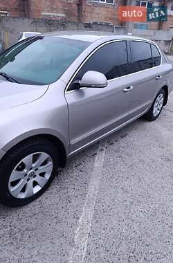 Лифтбек Skoda Superb 2009 в 