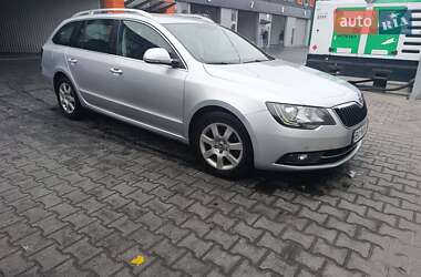 Універсал Skoda Superb 2014 в Тернополі