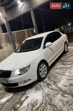 Лифтбек Skoda Superb 2011 в Кропивницком