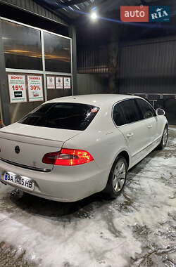 Лифтбек Skoda Superb 2011 в Кропивницком