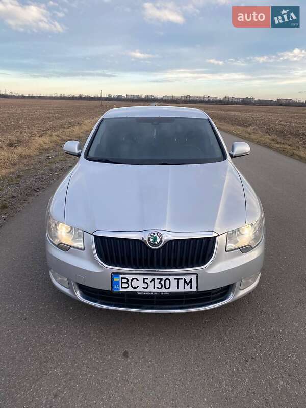 Skoda Superb 2012