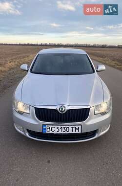 Ліфтбек Skoda Superb 2012 в 