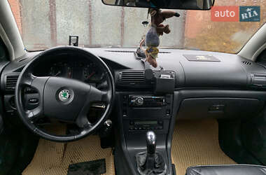 Лифтбек Skoda Superb 2006 в Еланце