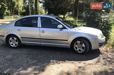 Лифтбек Skoda Superb 2006 в 