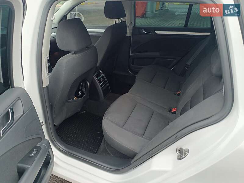 Универсал Skoda Superb 2014 в Мукачево