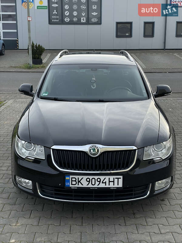 Универсал Skoda Superb 2010 в Ровно