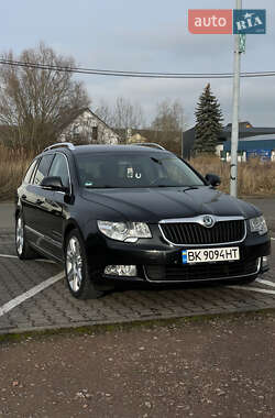 Универсал Skoda Superb 2010 в Ровно