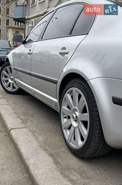 Лифтбек Skoda Superb 2006 в Одессе