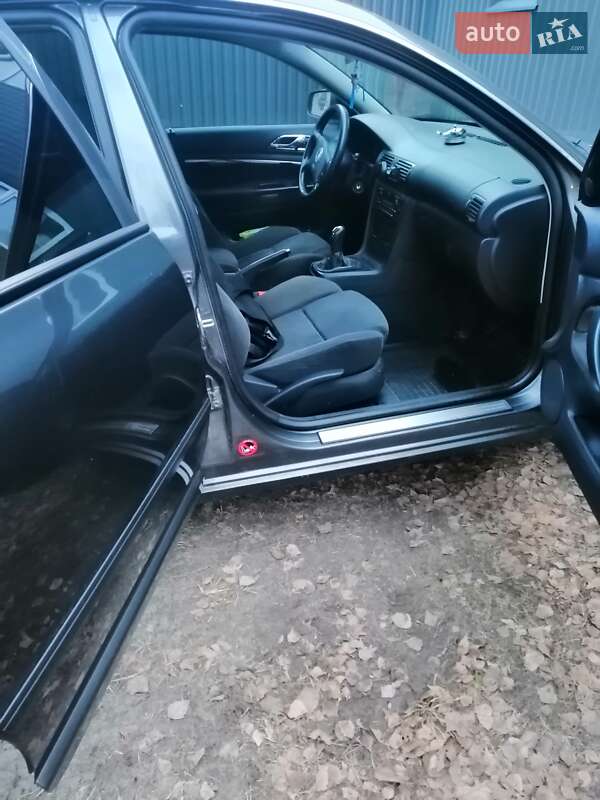 Ліфтбек Skoda Superb 2002 в Києві