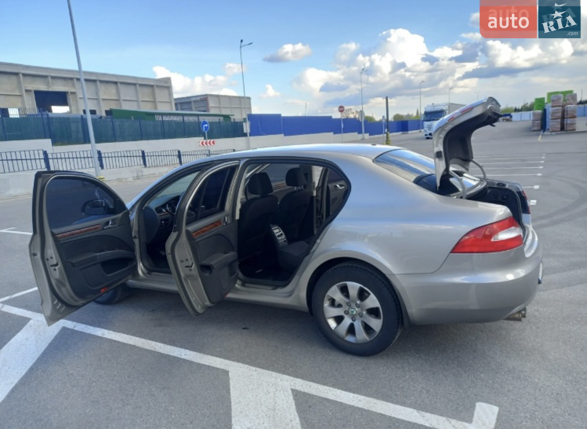 2012 Skoda Superb - мініатюра 8