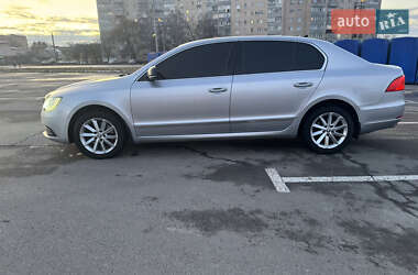 Лифтбек Skoda Superb 2013 в 