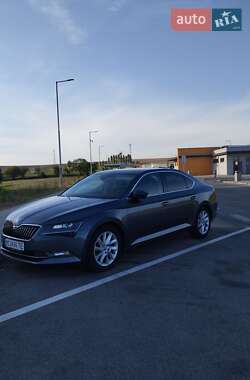 Лифтбек Skoda Superb 2019 в 
