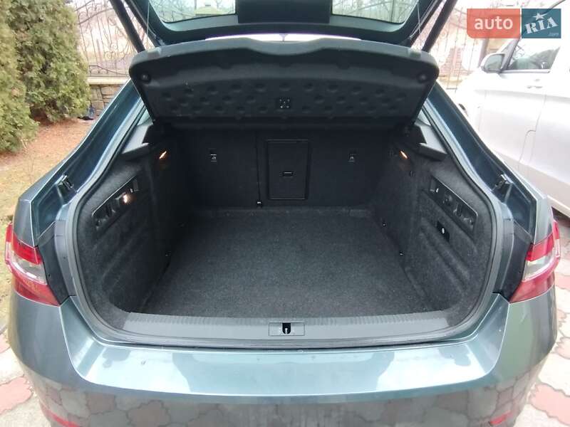 Лифтбек Skoda Superb 2019 в Львове