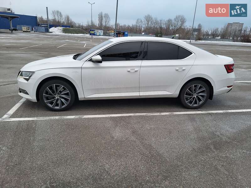Лифтбек Skoda Superb 2017 в Киеве
