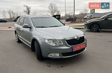 Универсал Skoda Superb 2011 в Киеве