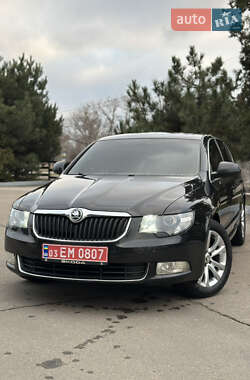 Лифтбек Skoda Superb 2009 в Кропивницком