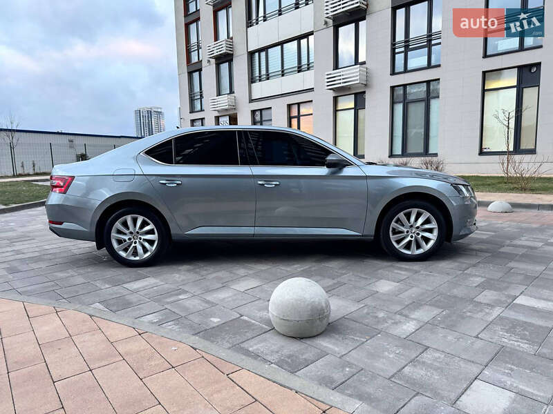 Ліфтбек Skoda Superb 2015 в Києві
