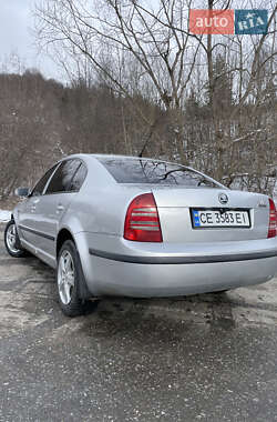 Лифтбек Skoda Superb 2004 в 