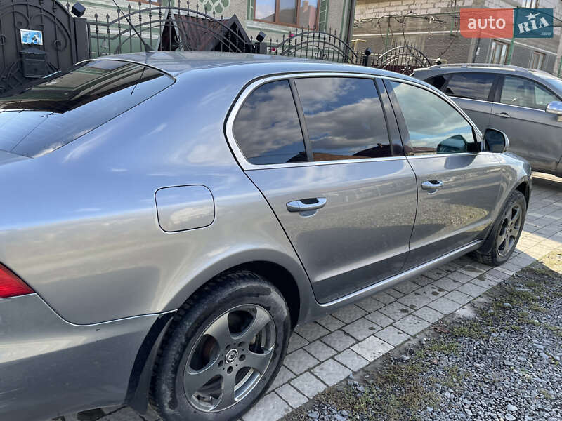 Лифтбек Skoda Superb 2008 в Ужгороде