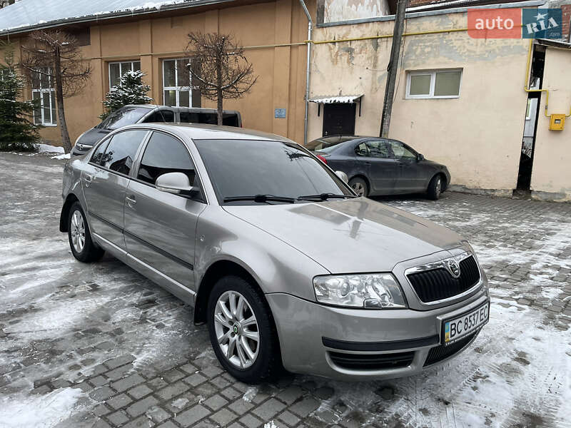 Лифтбек Skoda Superb 2008 в Львове