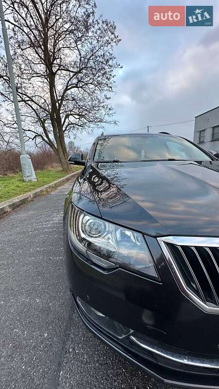 Универсал Skoda Superb 2015 в Ужгороде