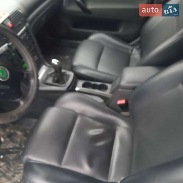 Лифтбек Skoda Superb 2005 в 
