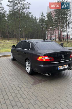 Седан Skoda Superb 2009 в Новояворовске