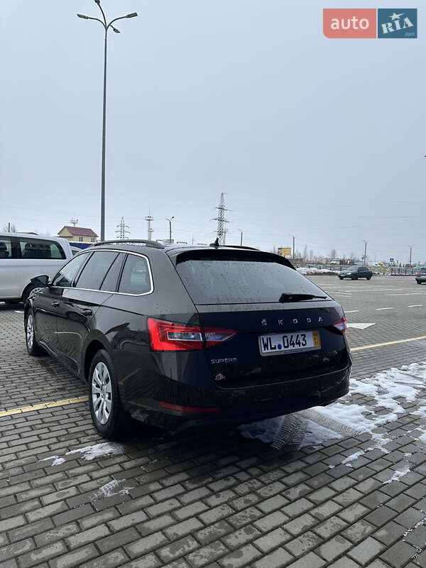 Універсал Skoda Superb 2021 в Нововолинську