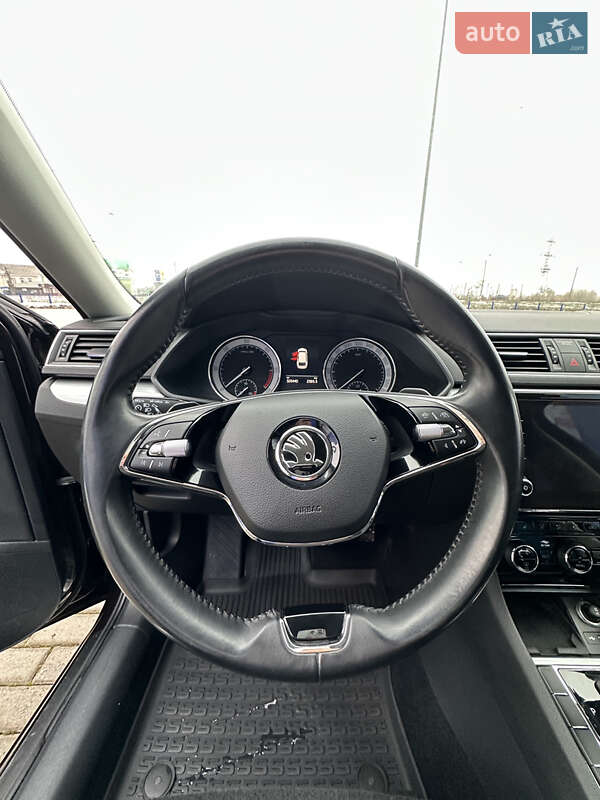 Універсал Skoda Superb 2021 в Нововолинську