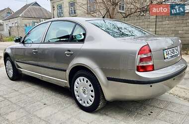 Лифтбек Skoda Superb 2007 в Каменском