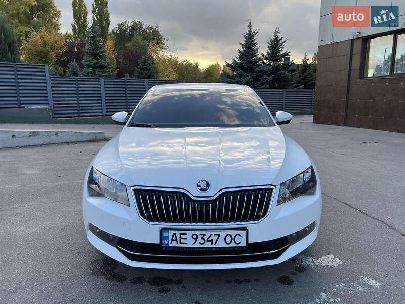 Ліфтбек Skoda Superb 2015 в Павлограді