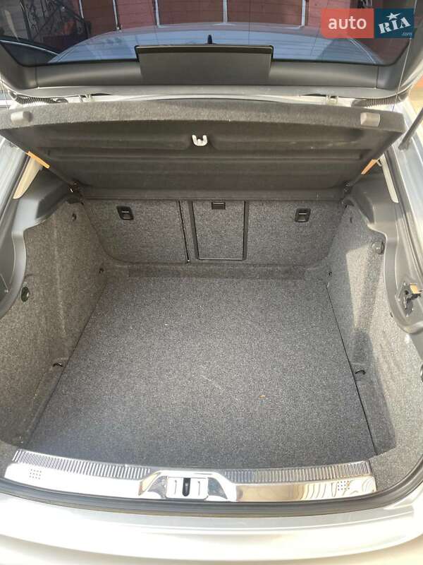 Лифтбек Skoda Superb 2012 в Надворной