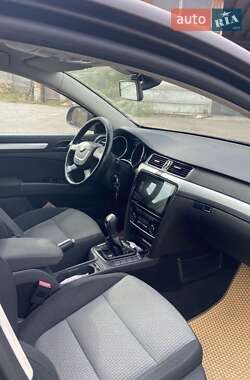 Ліфтбек Skoda Superb 2011 в 