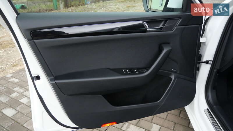 Универсал Skoda Superb 2019 в Львове