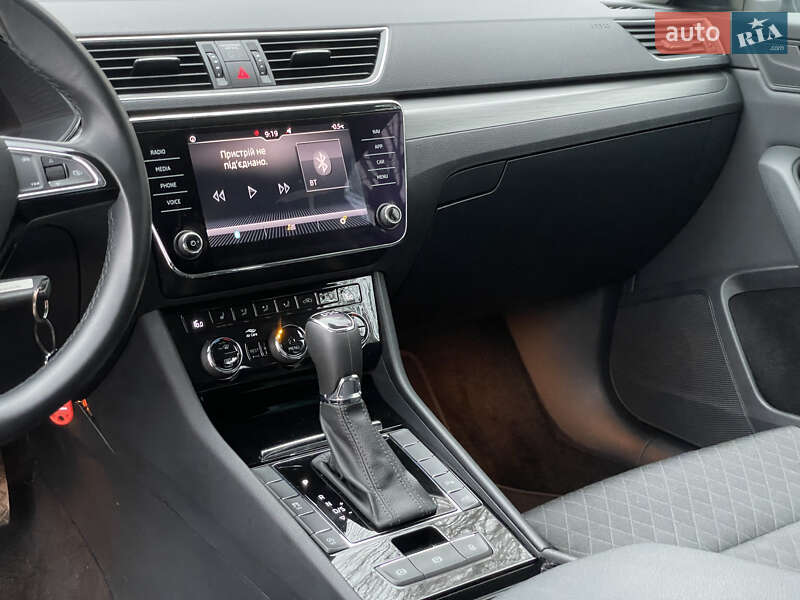 Універсал Skoda Superb 2019 в Тернополі