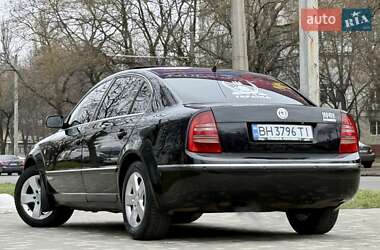 Лифтбек Skoda Superb 2003 в 