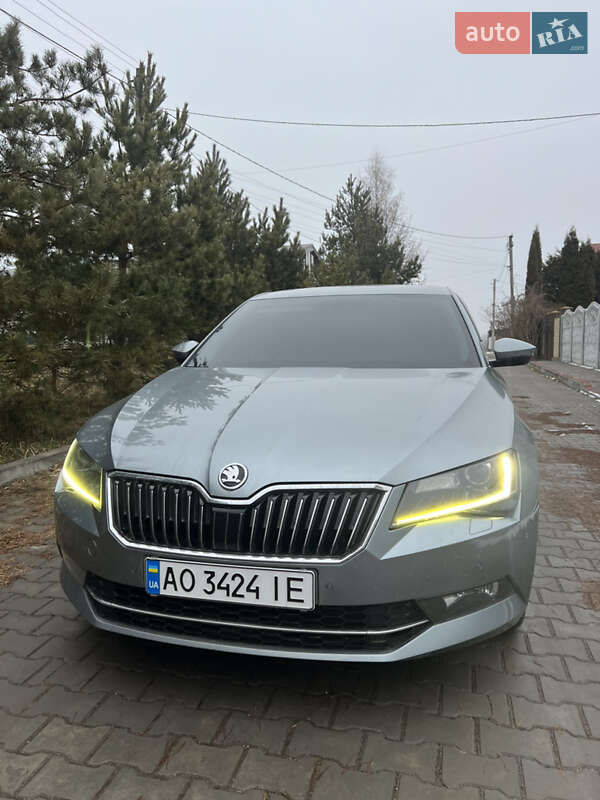 Лифтбек Skoda Superb 2018 в 