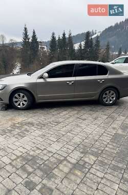 Лифтбек Skoda Superb 2013 в 