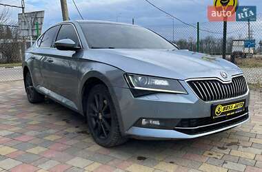 Ліфтбек Skoda Superb 2016 в Стрию