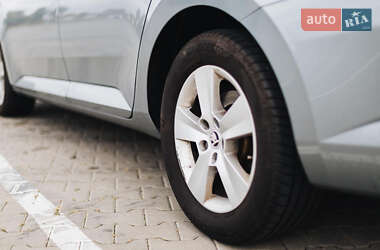 Лифтбек Skoda Superb 2017 в 