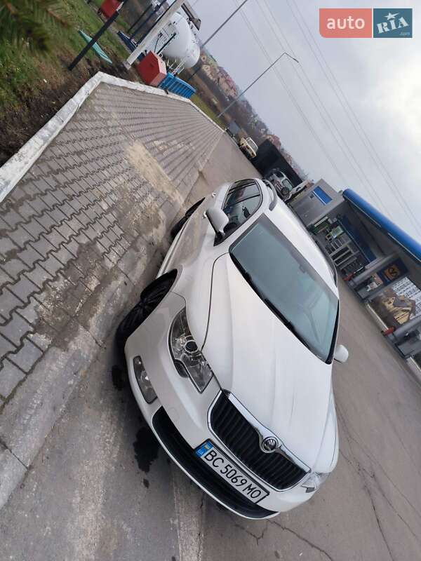 Универсал Skoda Superb 2012 в Львове