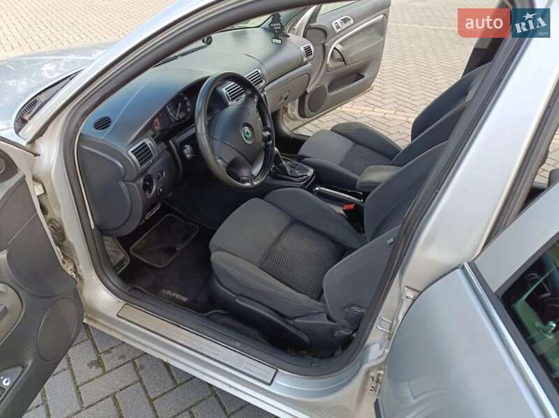 Ліфтбек Skoda Superb 2001 в Слов'янську