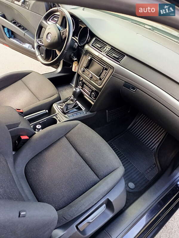 Універсал Skoda Superb 2014 в Харкові