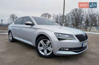 Лифтбек Skoda Superb 2018 в Коростене