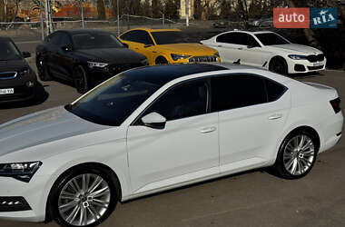 Лифтбек Skoda Superb 2019 в 