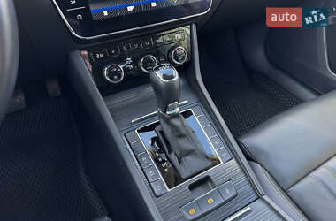 Лифтбек Skoda Superb 2019 в 
