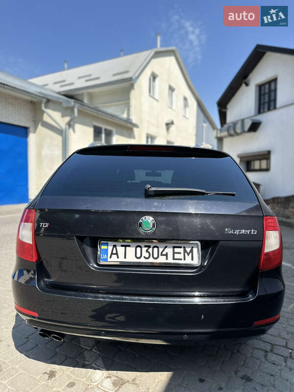 Универсал Skoda Superb 2012 в Долине