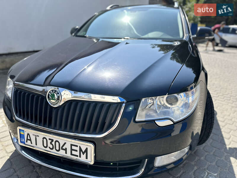 Универсал Skoda Superb 2012 в Долине