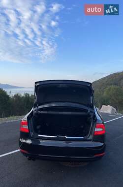 Лифтбек Skoda Superb 2013 в 